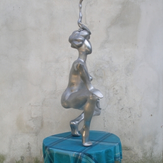 Dancer with 3 lizards